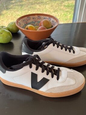 Victoria Sneakers, Size 42 (8 1/2 American)